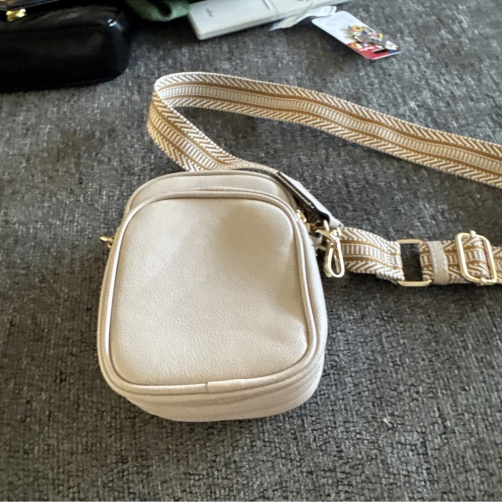 Elegant Beige Crossbody Bag